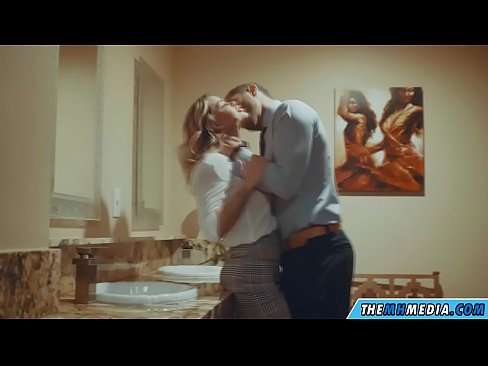 ❤️ כשבלונדינית חזה מפתה אותך בשירותים ציבוריים סרטון אנאלי ב-iw.pornofilmtv.ru ️❤